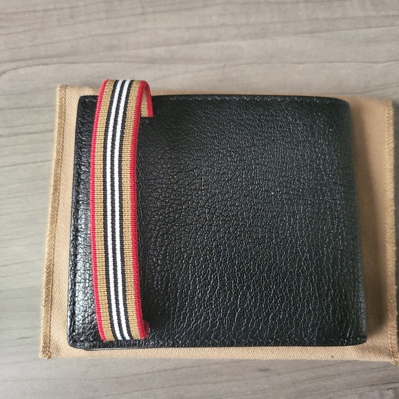 Burberry Heritage Stripe Leather International Bifold Wallet - Picture 7 of 10